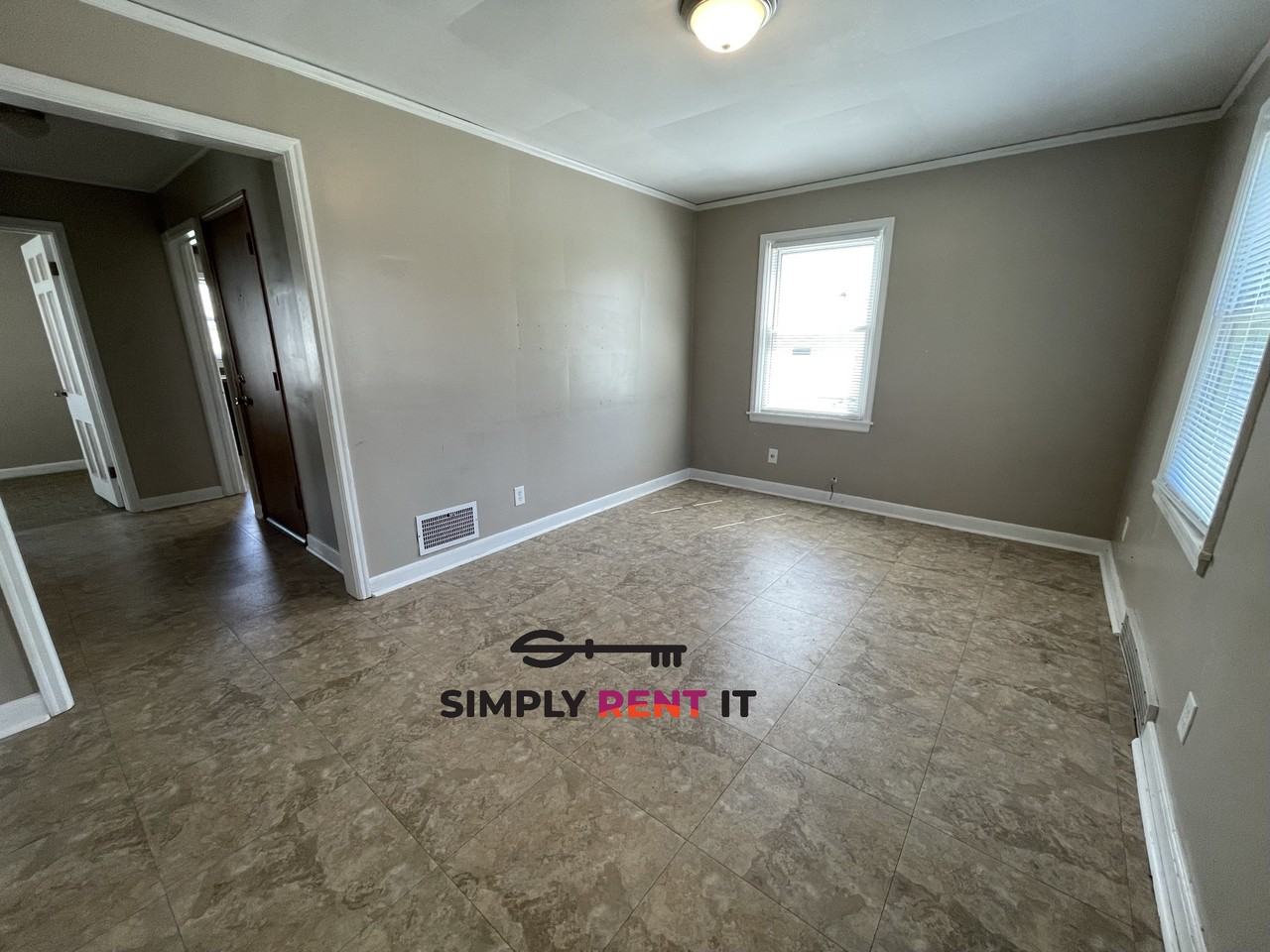 518 Hayward Ave - Photo 4 of 12