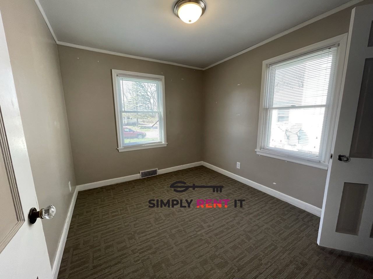 518 Hayward Ave - Photo 7 of 12