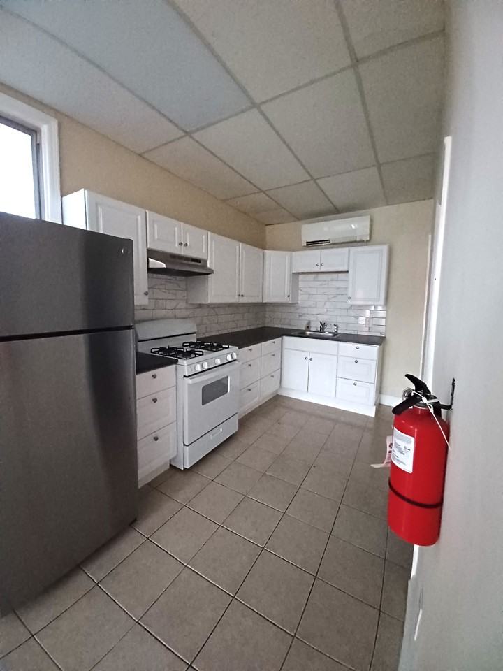 21 N Main St
