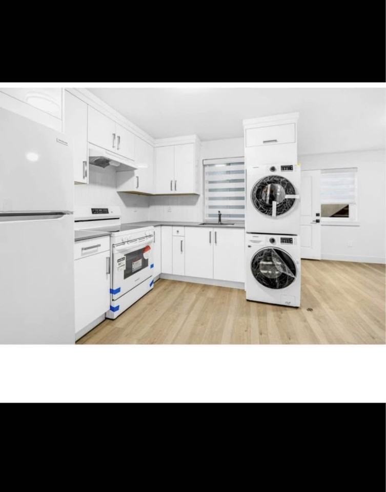 16059 9A Avenue - Photo 2 of 7