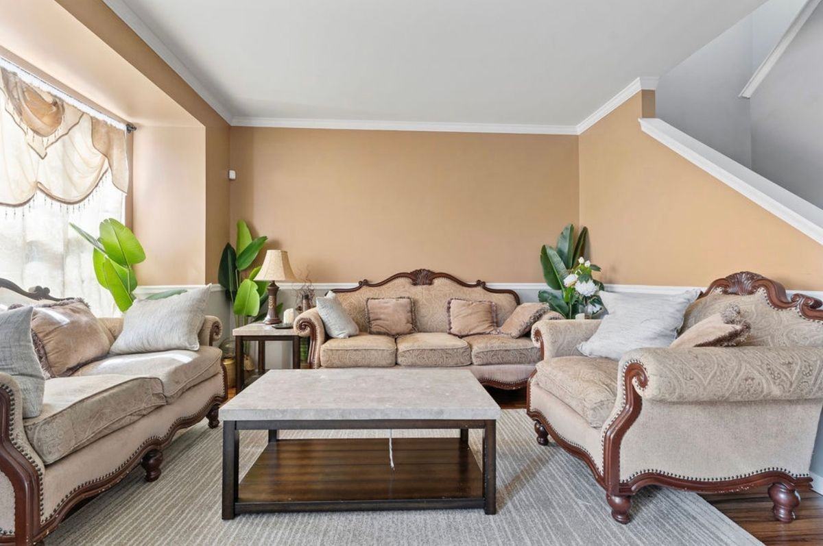 148 Executive Cir - Photo 6 of 50