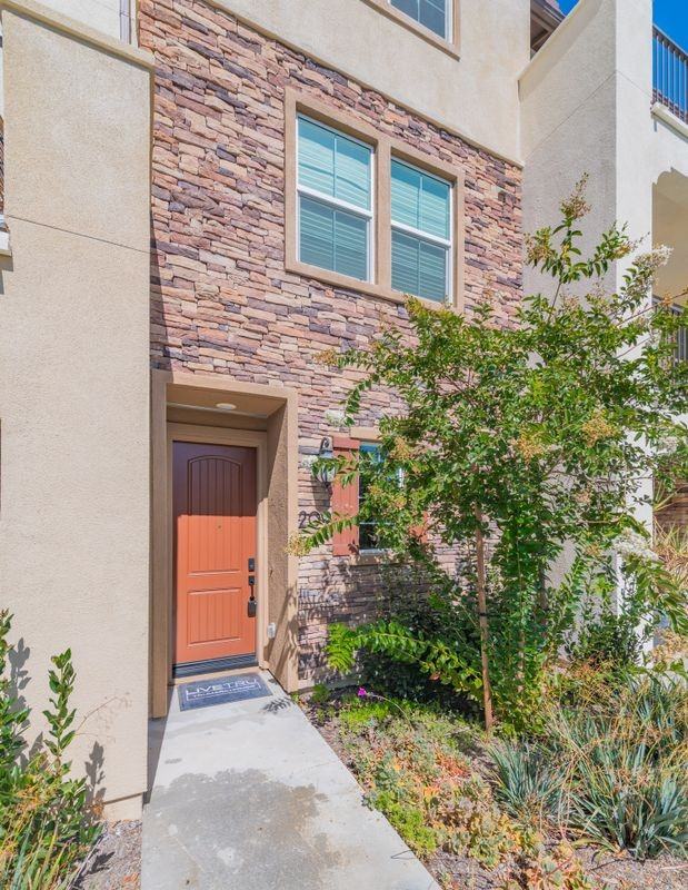 209 Niebla Ln - Photo 2 of 27