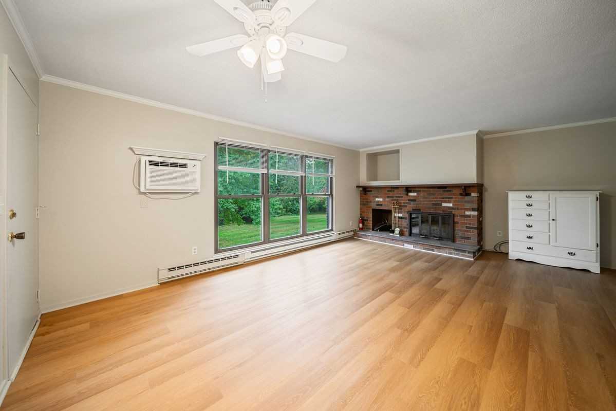 110 Wellington Dr - Photo 6 of 13