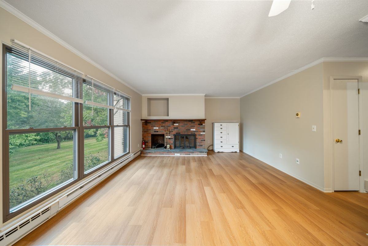 110 Wellington Dr - Photo 7 of 13