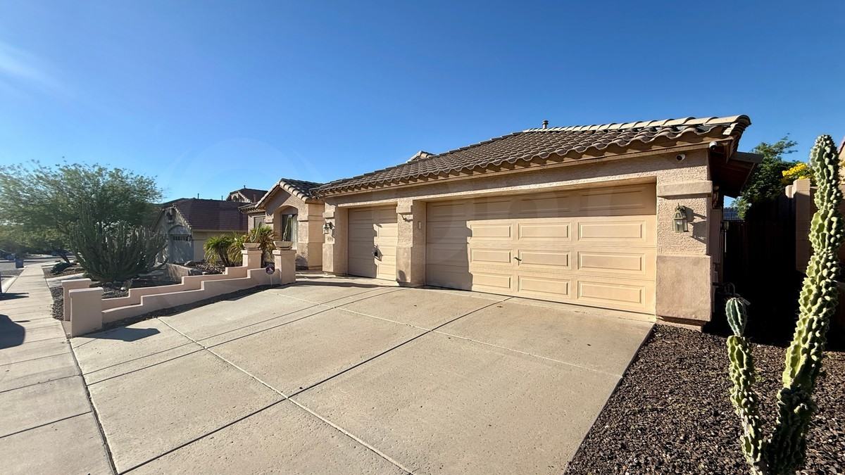 2018 W Morning Vista Ln - Photo 2 of 43