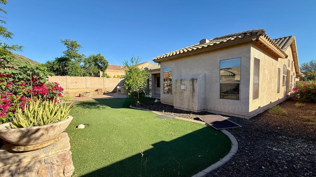 2018 W Morning Vista Ln - Photo 4 of 43