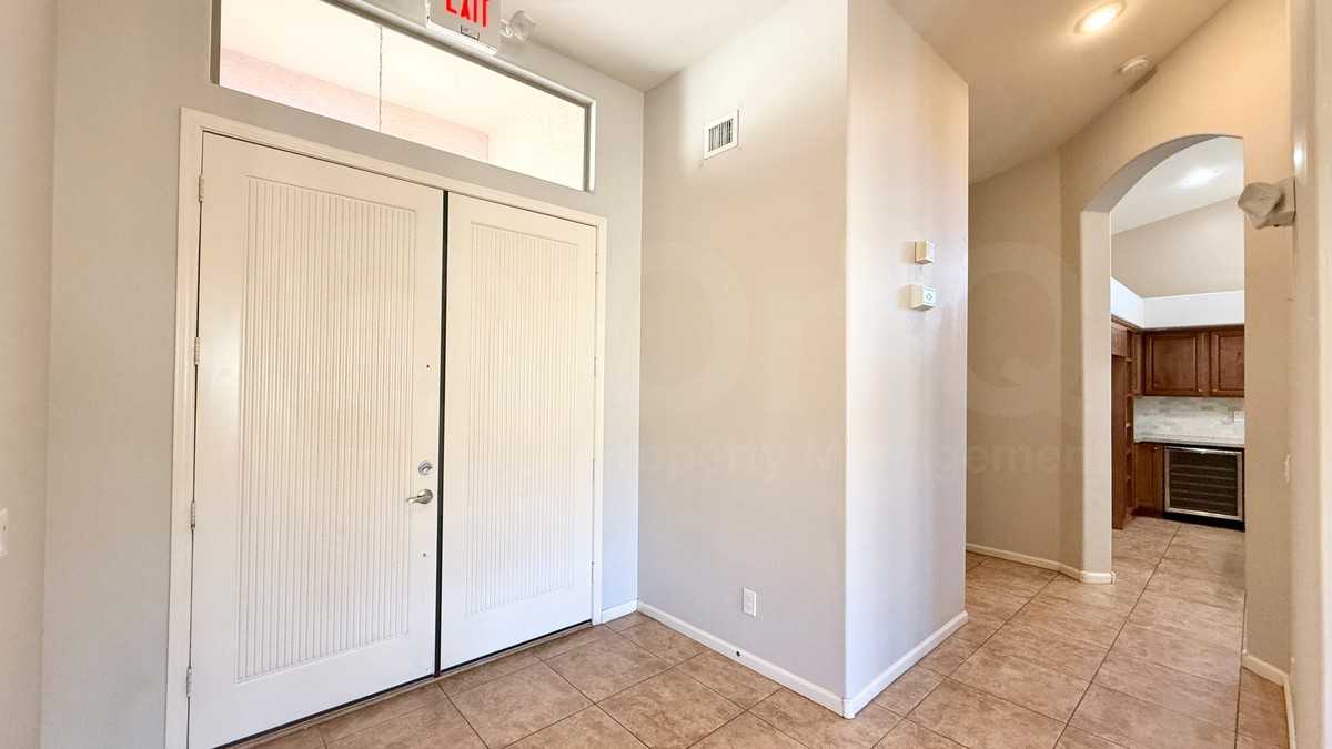 2018 W Morning Vista Ln - Photo 6 of 43