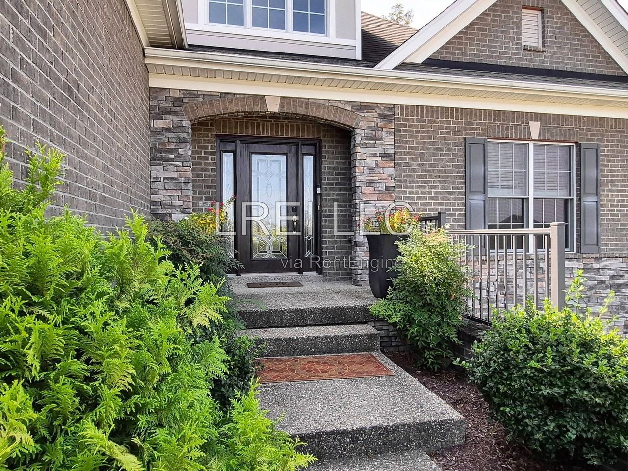 17300 Shakes Creek Dr - Photo 2 of 26