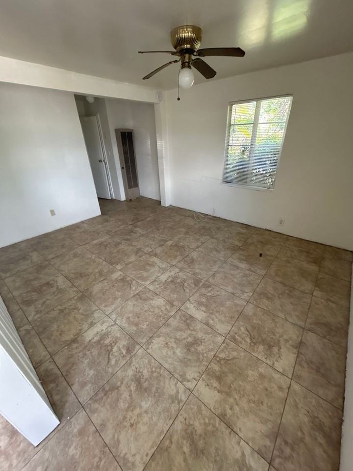 2539 N Columbus Blvd #C - Photo 3 of 6