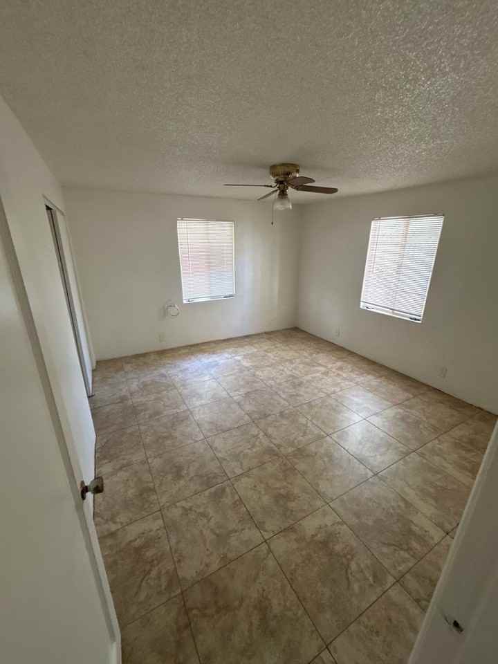 2539 N Columbus Blvd #C - Photo 4 of 6