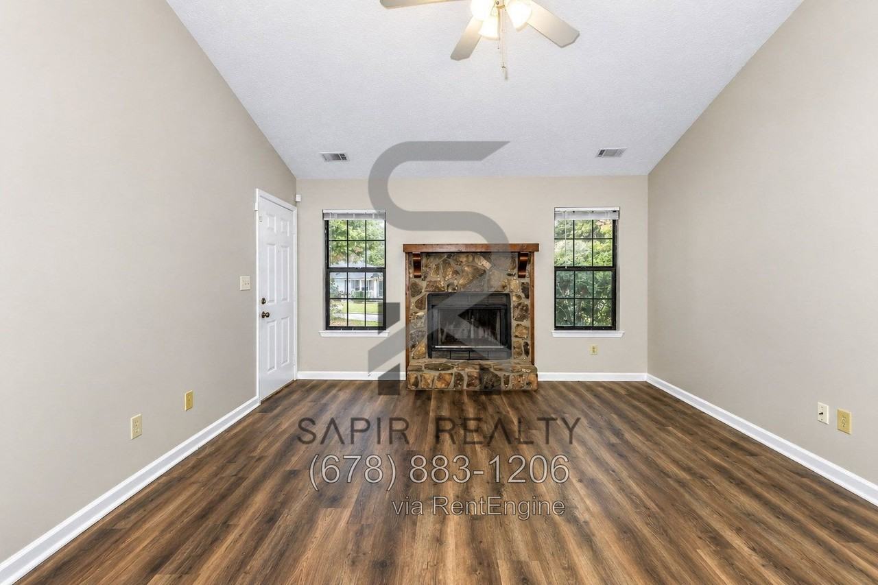 10404 Surf Ct - Photo 4 of 20