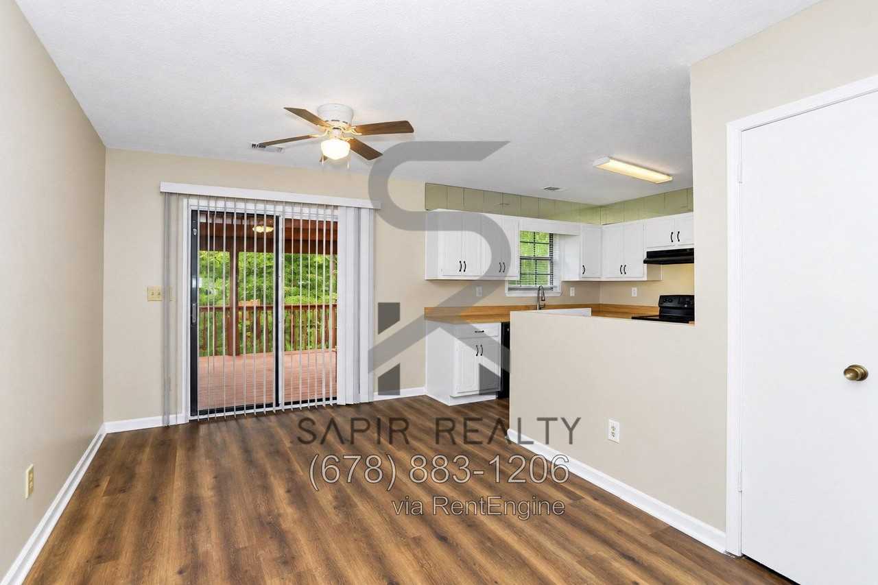 10404 Surf Ct - Photo 6 of 20
