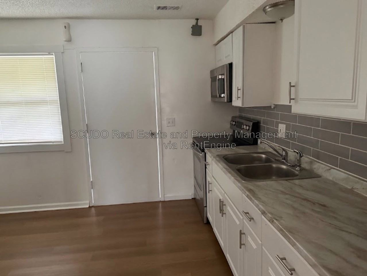 734 N 70th St - Photo 4 of 12