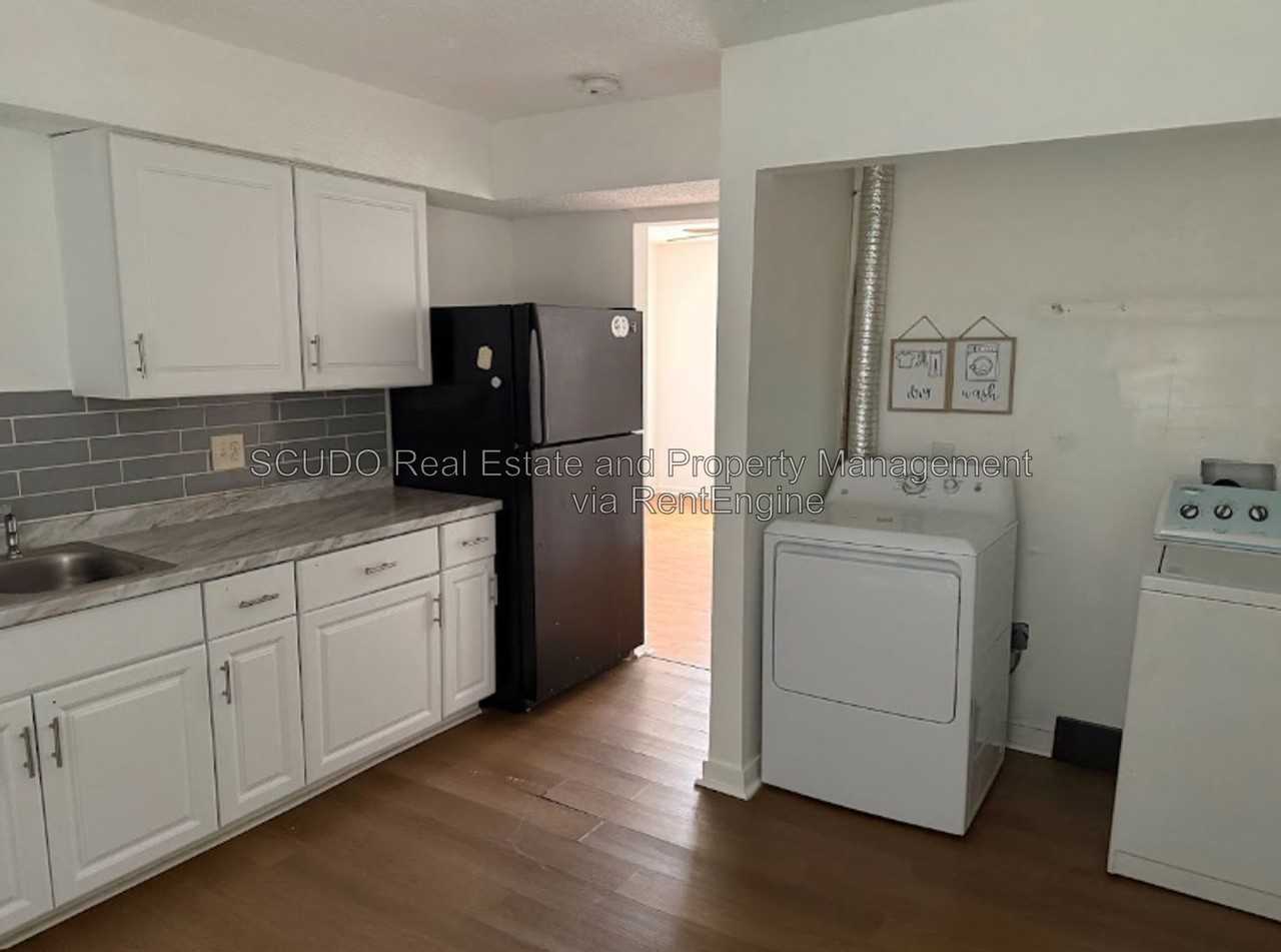 734 N 70th St - Photo 5 of 12