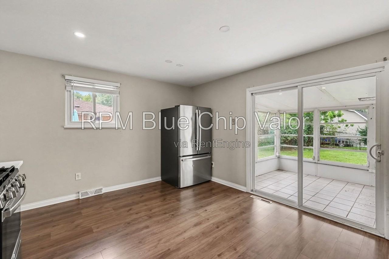 7073 Monongahela Dr - Photo 4 of 20