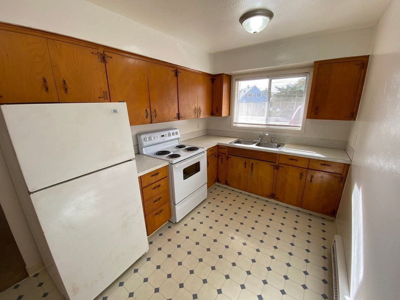 280 Se Orchard Ave #03 - Photo 4 of 9