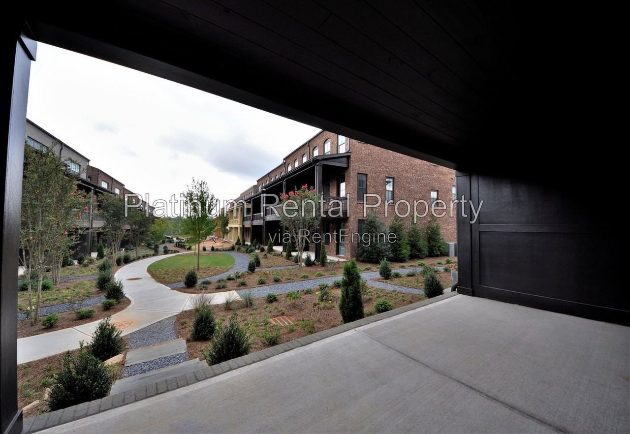 6430 Cortland Walk - Photo 3 of 34