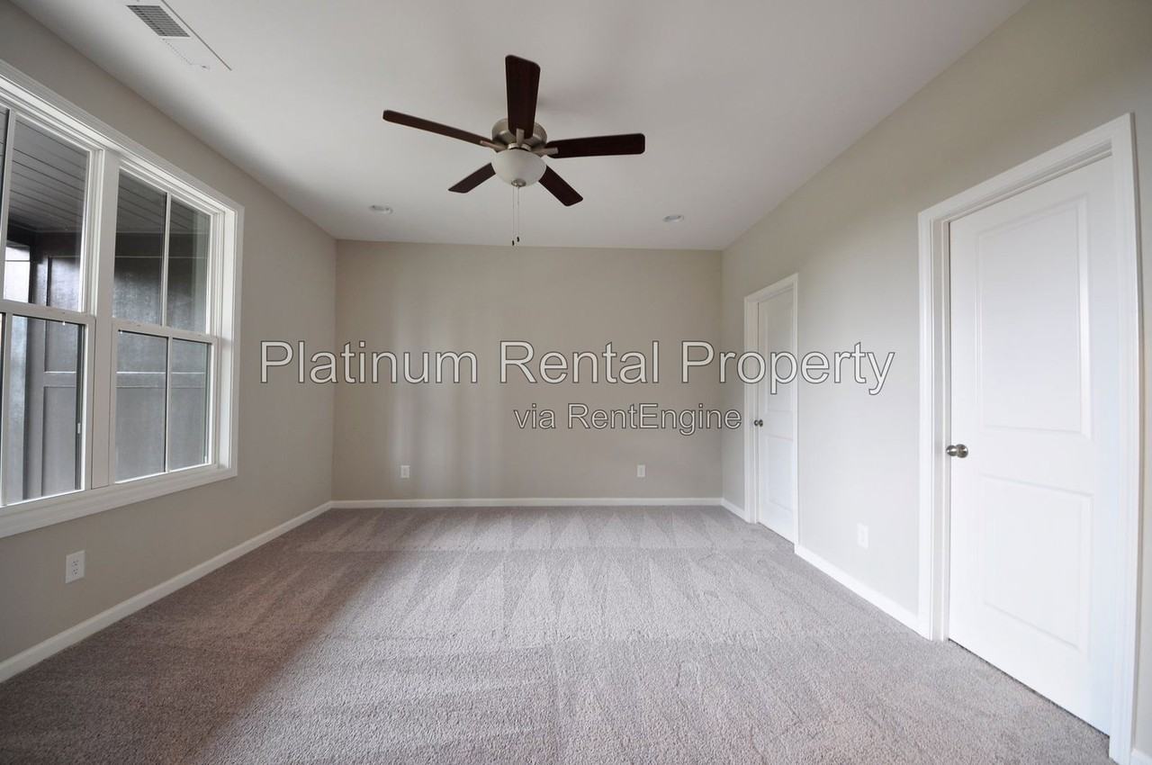 6430 Cortland Walk - Photo 6 of 34
