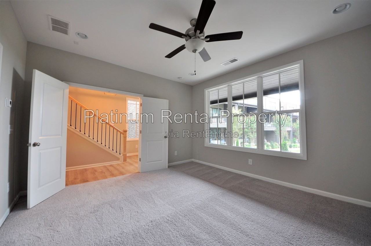 6430 Cortland Walk - Photo 7 of 34