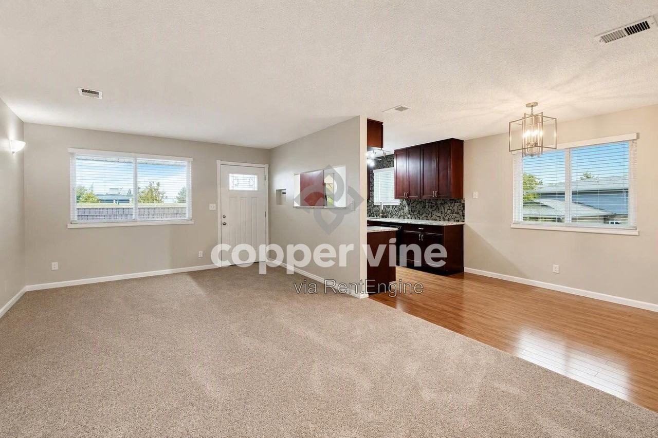 9978 Appletree Pl - Photo 4 of 14