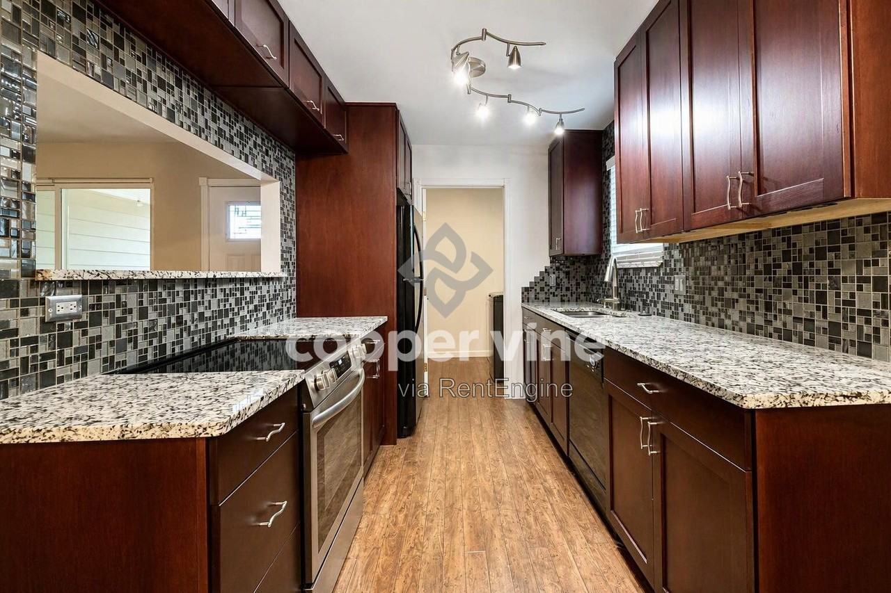 9978 Appletree Pl - Photo 5 of 14