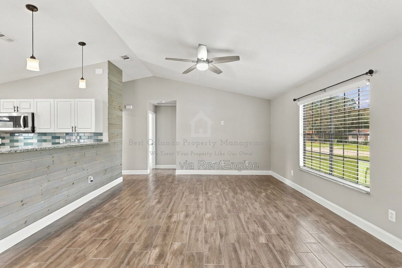 527 Stallings Ave - Photo 5 of 33