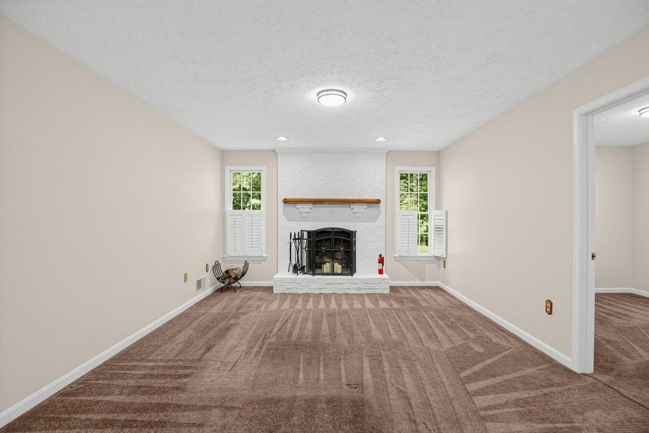 6525 Coventry Ct - Photo 2 of 17