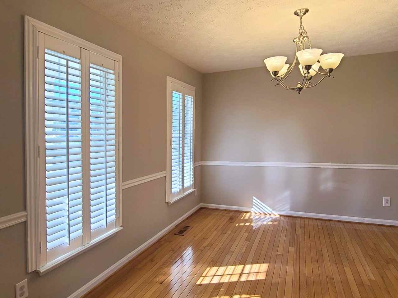 10 Lockwood Dr - Photo 5 of 40