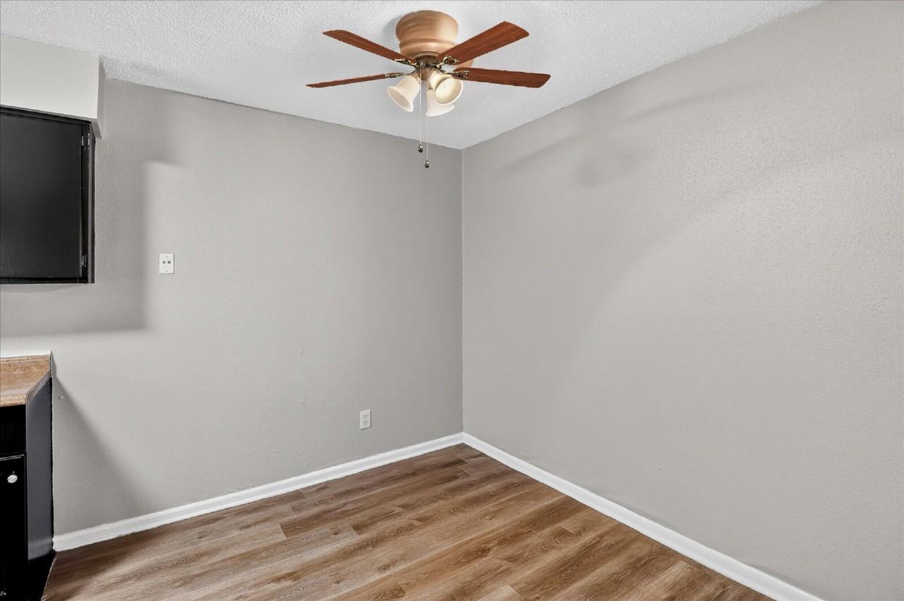 2311 71st St #115 - Photo 5 of 18