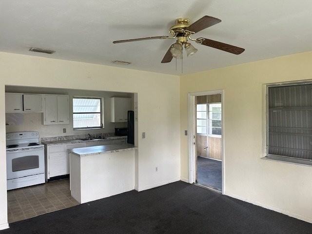 1095 Embassy Ave - Photo 3 of 7