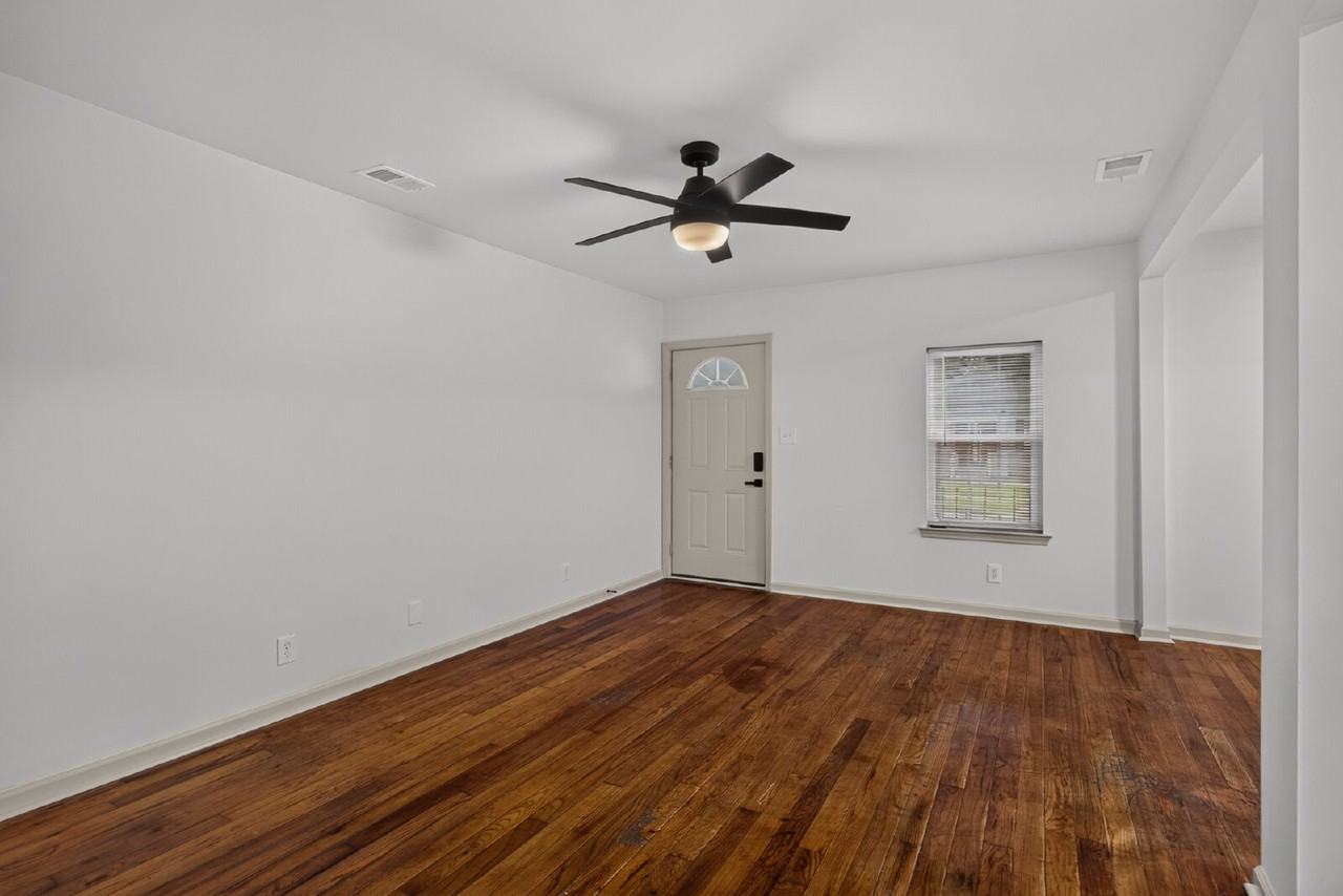 1230 E 55th St - Photo 7 of 23