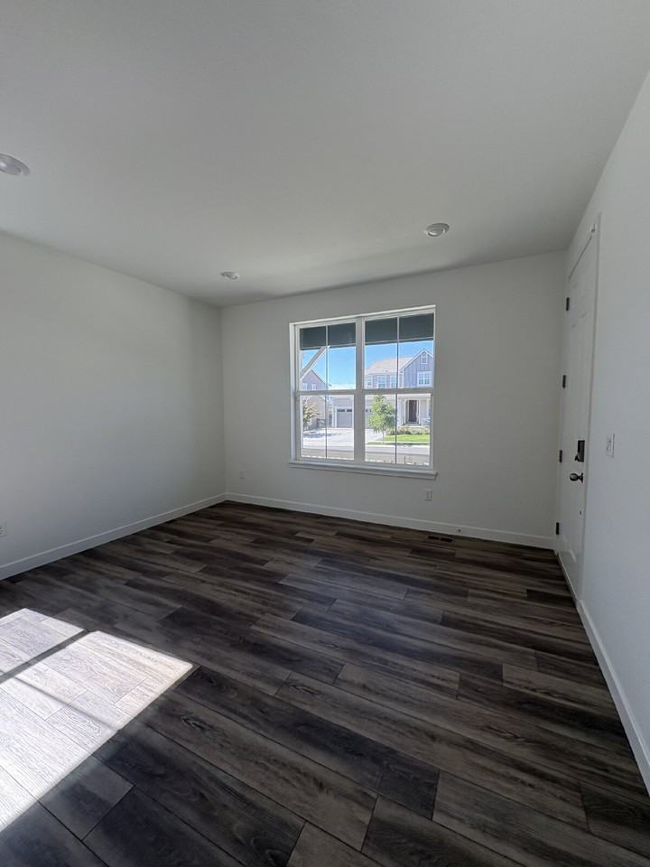 5258 Inland Ave - Photo 3 of 35