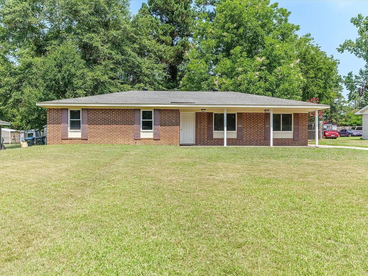 3707 Massoit Dr - Photo 2 of 38