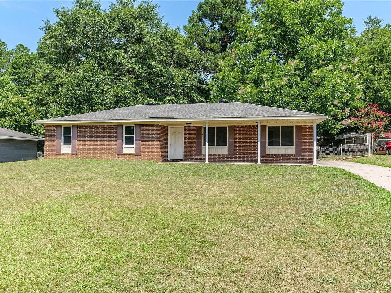 3707 Massoit Dr - Photo 3 of 38