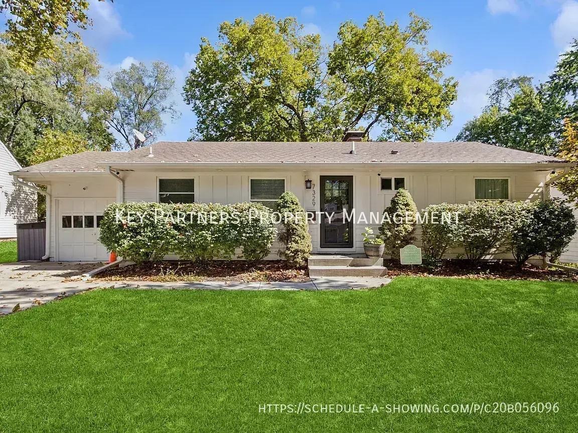 7329 Ash St - Photo 2 of 24