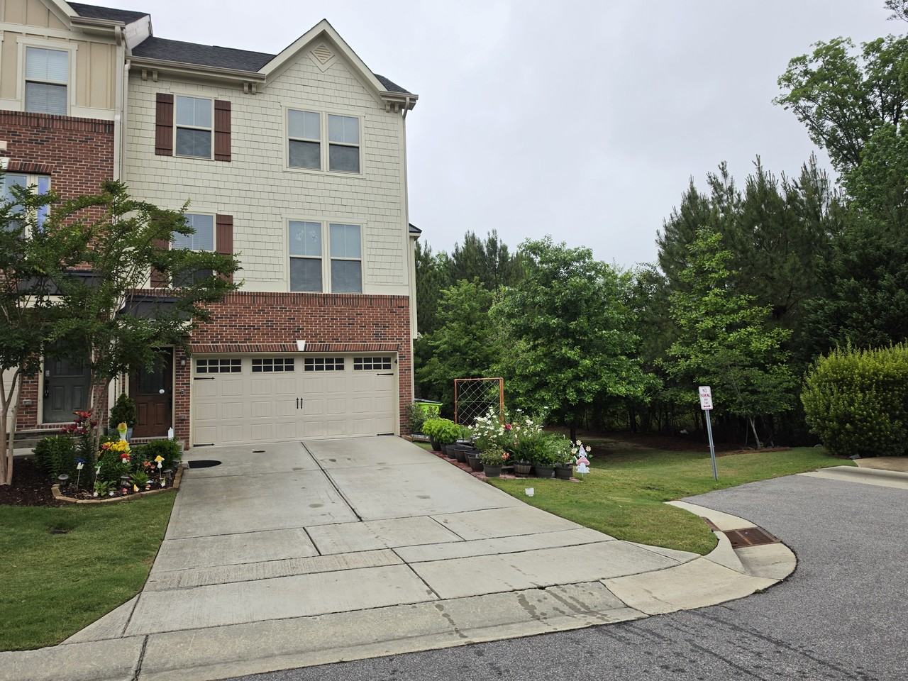 2002 Whitesmith Dr - Photo 2 of 19
