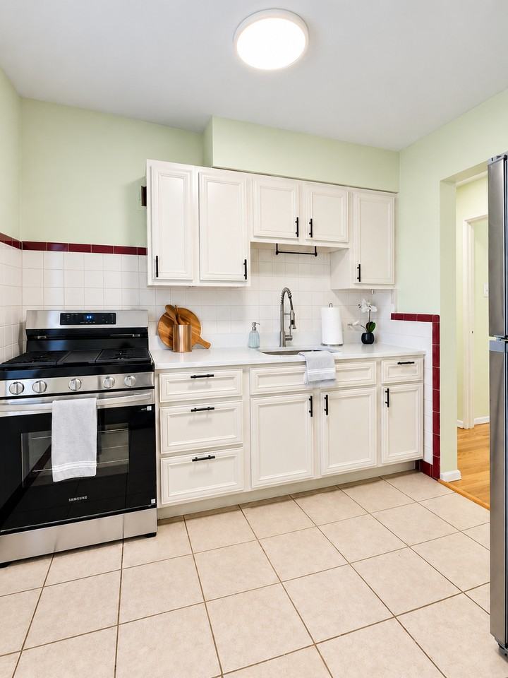 7176 Jamieson Ave #2E - Photo 5 of 12