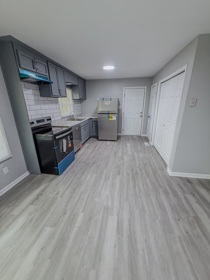 1461 Rolling Hill Rd #NA - Photo 5 of 11