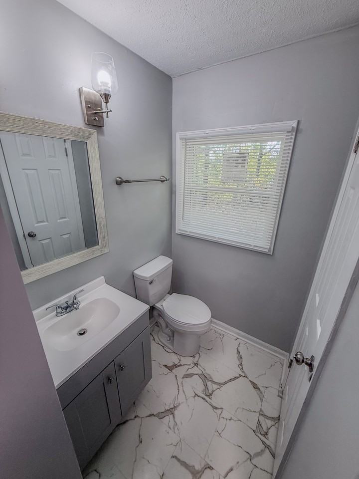 1461 Rolling Hill Rd #NA - Photo 7 of 11