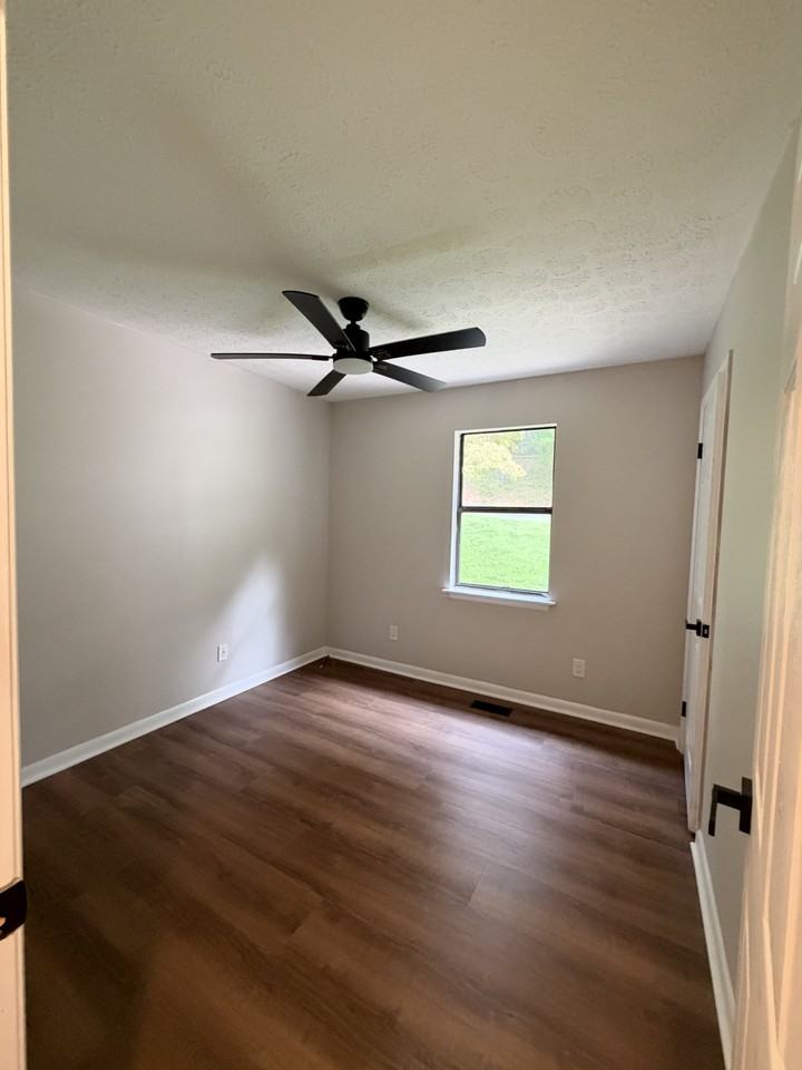 123 Oak Rd #NA - Photo 5 of 14