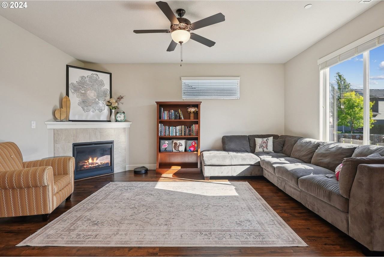 3520 Ne Spruce Dr #NA - Photo 3 of 27