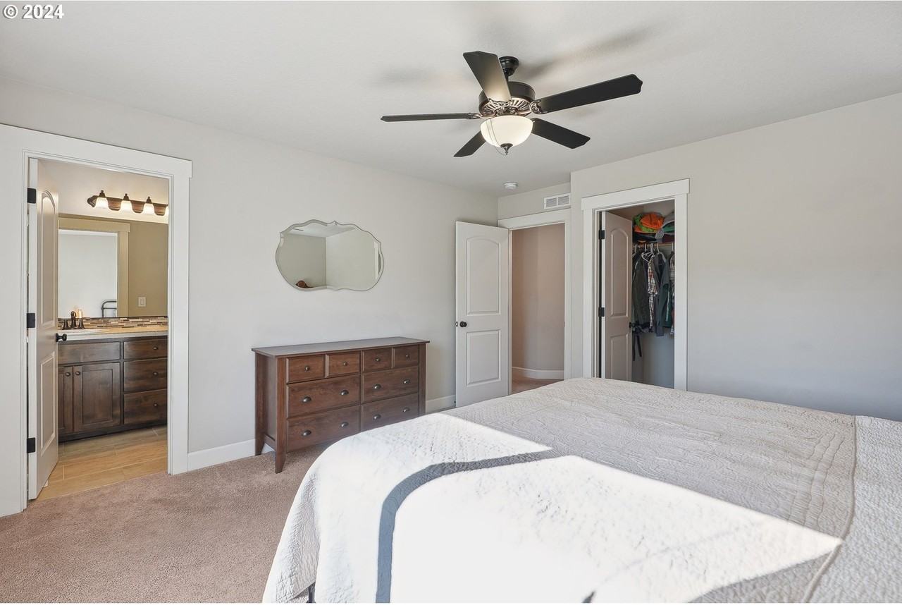 3520 Ne Spruce Dr #NA - Photo 5 of 27