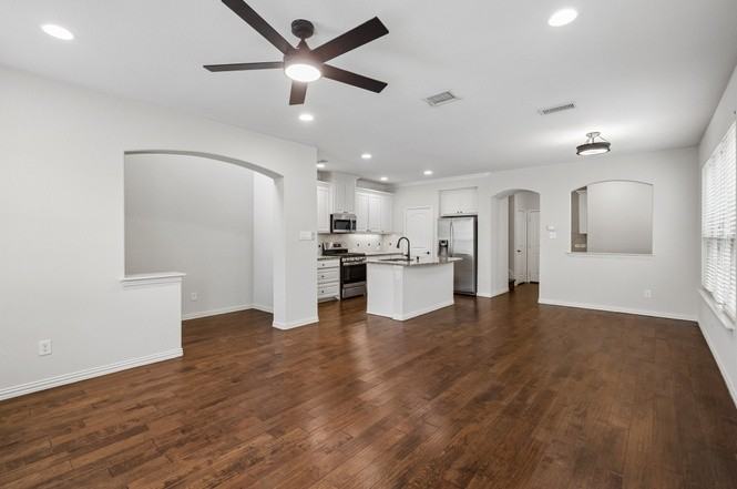 631 Matthew Pl #631 - Photo 3 of 10