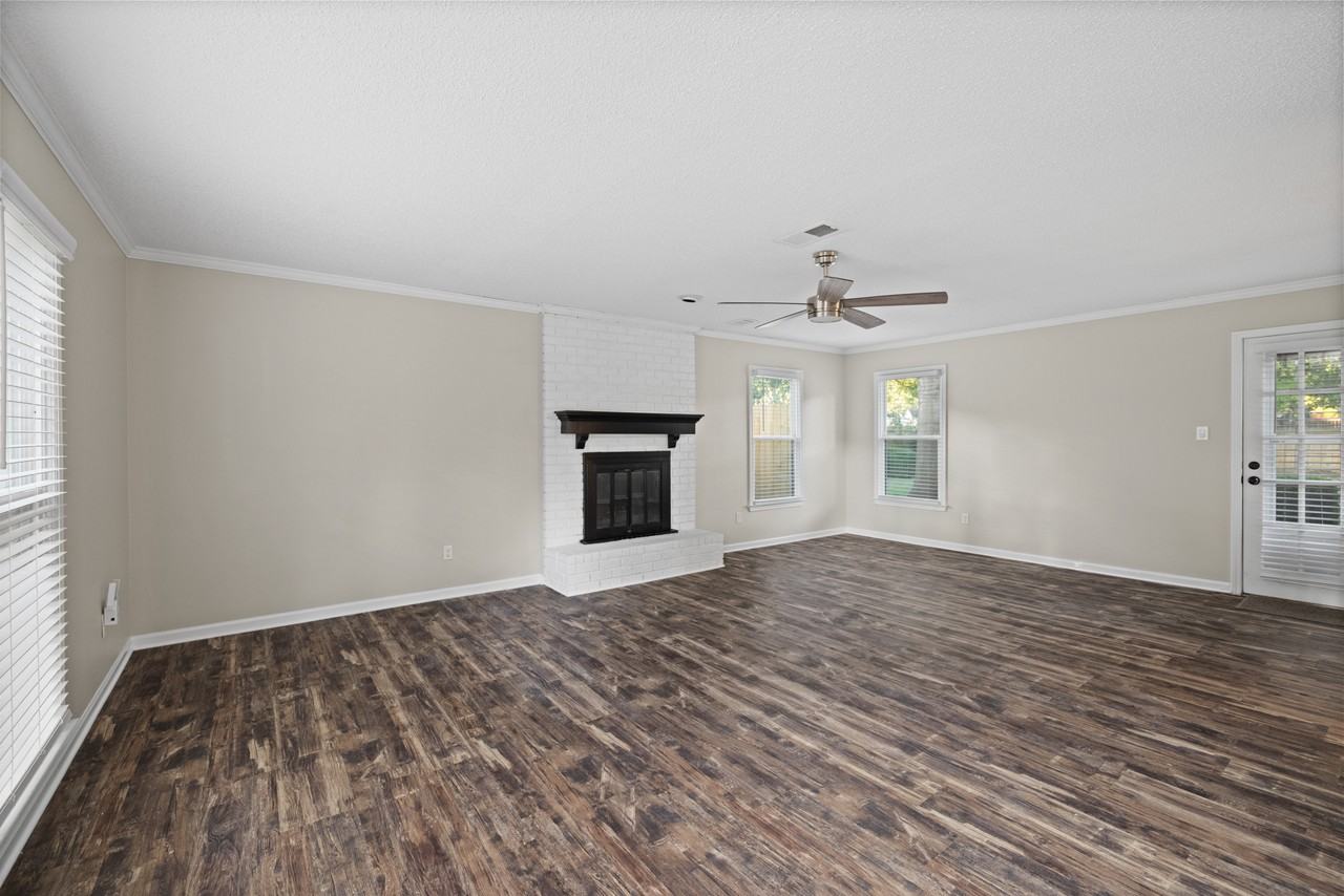 655 Lancelot Ln #NA - Photo 6 of 30