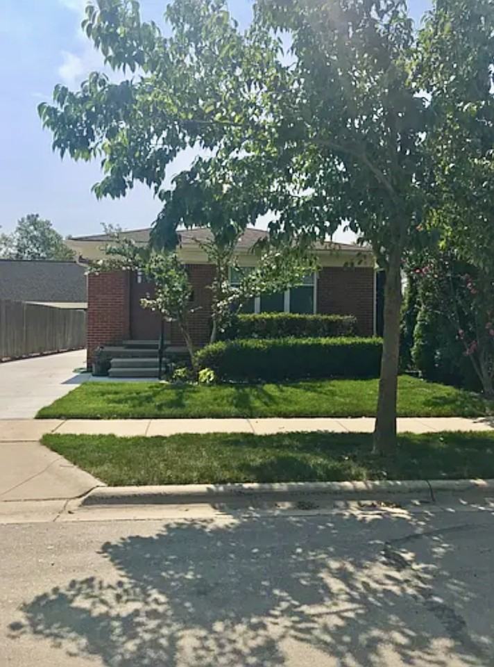 670 Humphrey Ave #NA - Photo 2 of 32