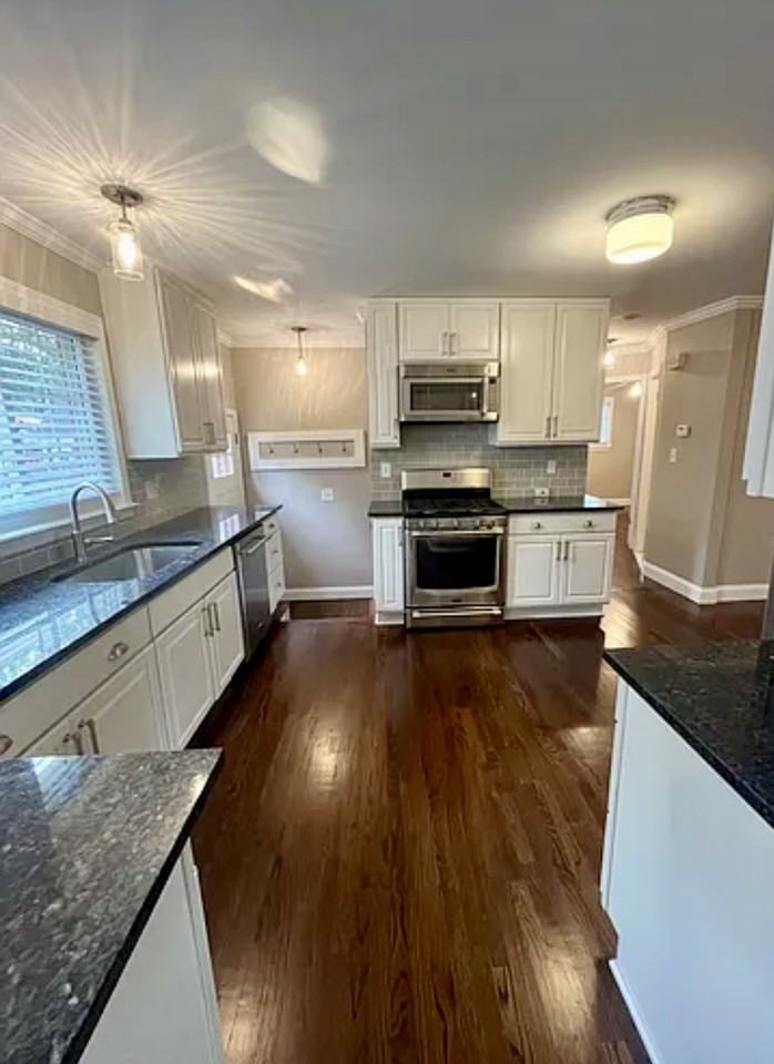 670 Humphrey Ave #NA - Photo 7 of 32