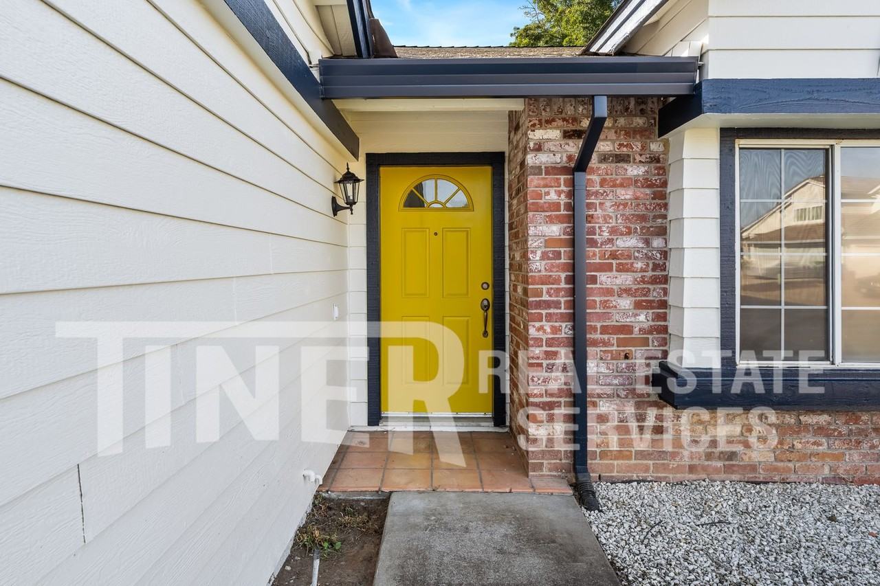 5200 Moonlight Way - Photo 6 of 29