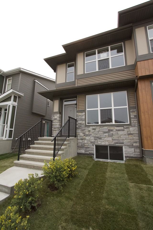 87 Cornerstone Ave Ne - Photo 3 of 30