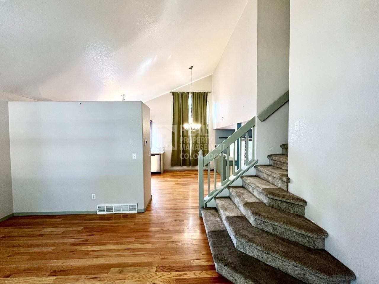 2217 24th Ave - Photo 3 of 28