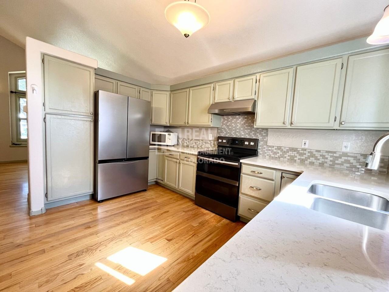 2217 24th Ave - Photo 7 of 28